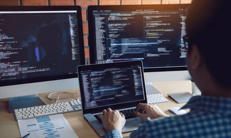数据科学选型:R与Python如何赋能图们市网站建设?